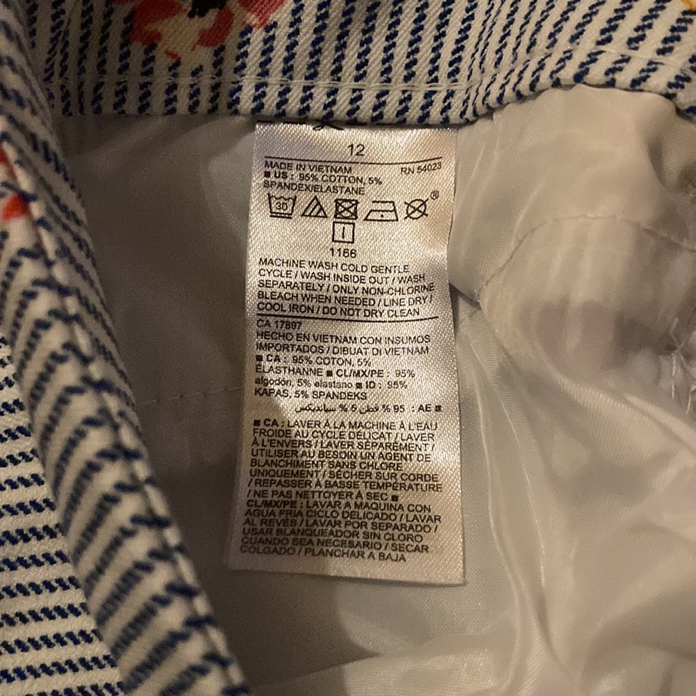 Old navy pixie paints with stripe and floral pattern - Picture 4 of 4